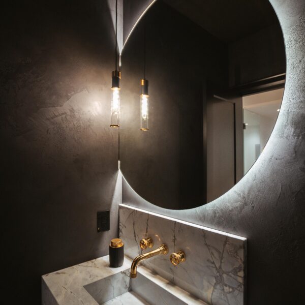 A photo of a local contractor who works in burlington and oakville doing renovations, remodels and additions as a burlington renovations, burlington remodels burlington additions and burlington custom homes general contractor in burlington and oakville