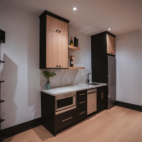 A photo of a local contractor who works in burlington and oakville doing renovations, remodels and additions as a burlington renovations, burlington remodels burlington additions and burlington custom homes general contractor in burlington and oakville