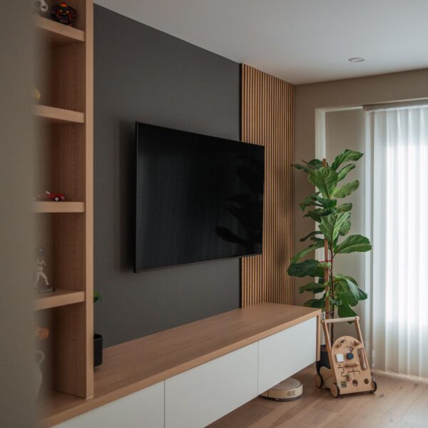 A photo of a local contractor who works in burlington and oakville doing renovations, remodels and additions as a burlington renovations, burlington remodels burlington additions and burlington custom homes general contractor in burlington and oakville