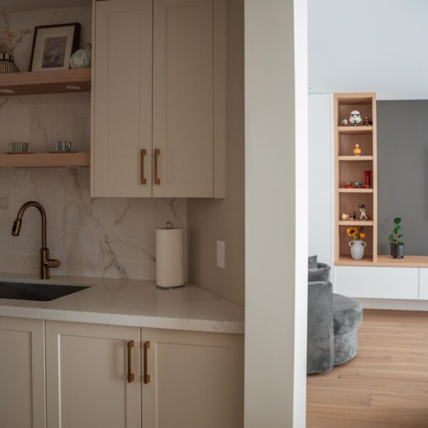 A photo of a local contractor who works in burlington and oakville doing renovations, remodels and additions as a burlington renovations, burlington remodels burlington additions and burlington custom homes general contractor in burlington and oakville