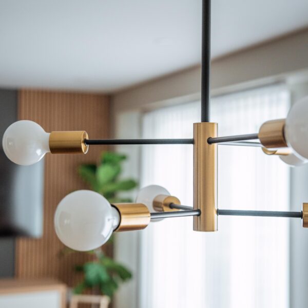 A photo of a local contractor who works in burlington and oakville doing renovations, remodels and additions as a burlington renovations, burlington remodels burlington additions and burlington custom homes general contractor in burlington and oakville