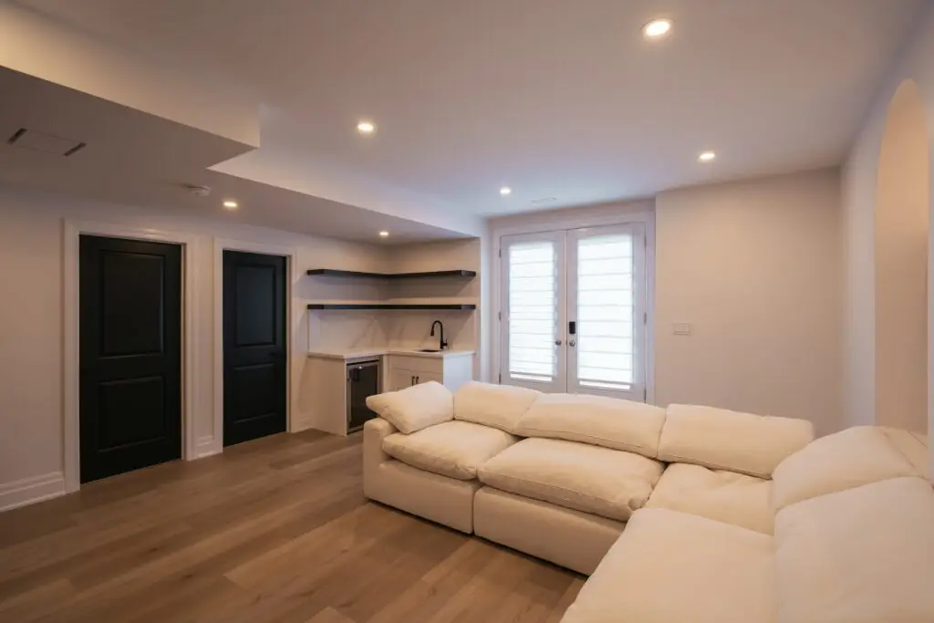 A photo of a local contractor who works in burlington and oakville doing renovations, remodels and additions as a burlington renovator, burlington remodels burlington additions and burlington custom homes general contractor in burlington and oakville